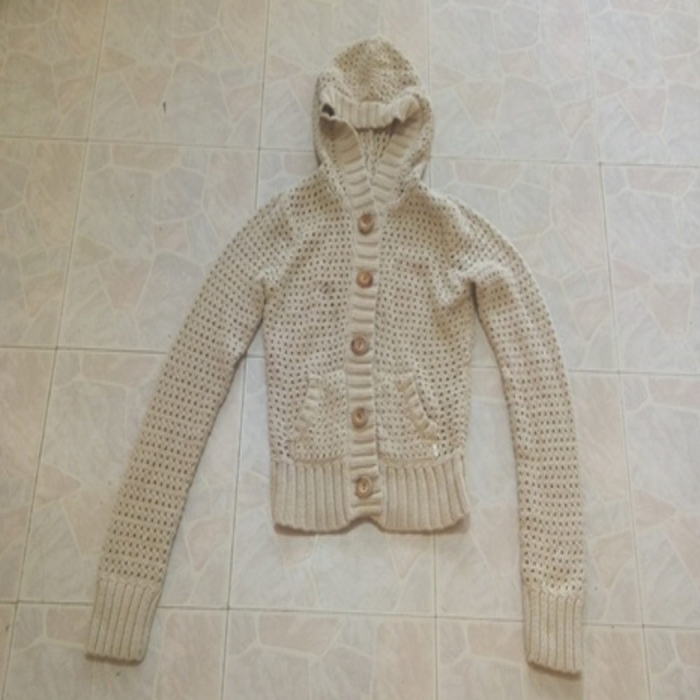 Cropped Beige sweater